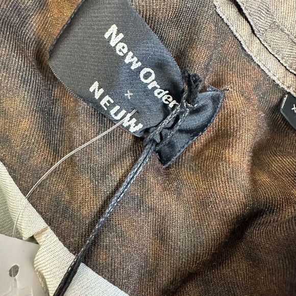 NWT New Order Men’s Tan Floral Roses Short Sleeve Button Down Shirt - Size XL - Picture 5 of 12